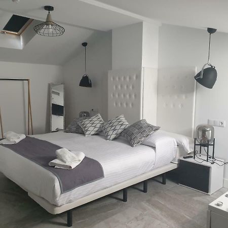 Apartamentos Hostal Cabanas Carboneras de Guadazaón Extérieur photo