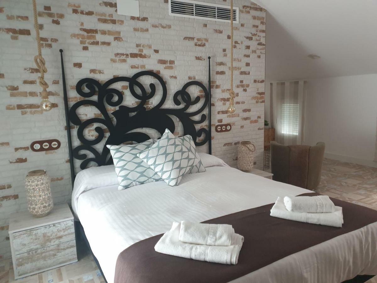 Apartamentos Hostal Cabanas Carboneras de Guadazaón Extérieur photo