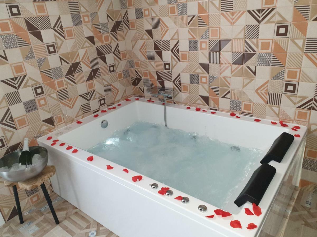 Apartamentos Hostal Cabanas Carboneras de Guadazaón Extérieur photo
