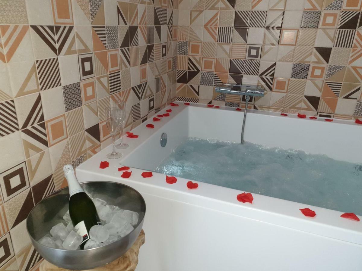 Apartamentos Hostal Cabanas Carboneras de Guadazaón Extérieur photo